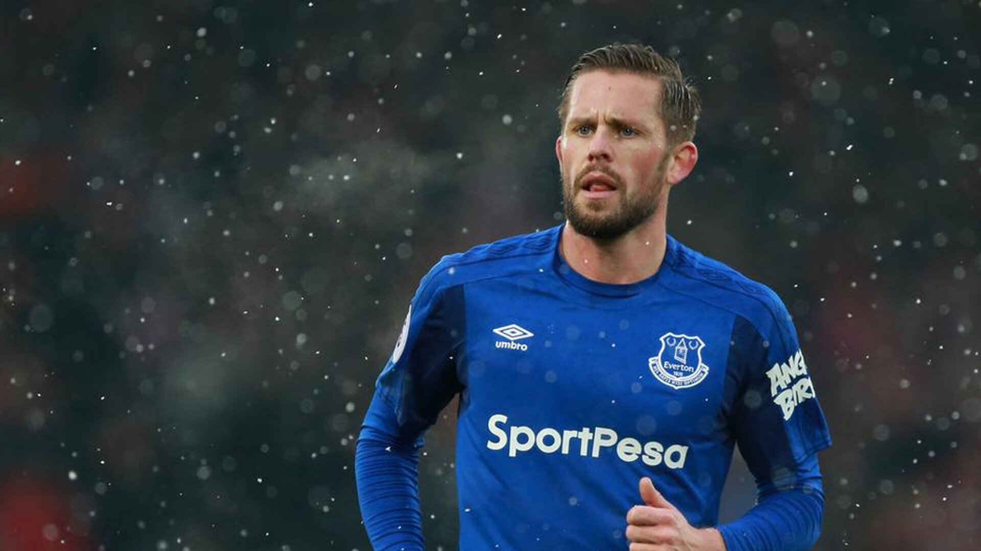 “马丁·高尔西成为美洲狮队防线的中流砥柱，展现强大领导力”